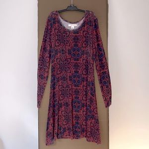Adam Levine maroon floral print sleeve dress. Size M. Used in good condition
